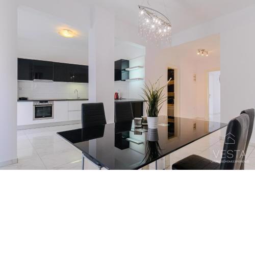 Pearl City Center Apartment, Vesta Philoxenia