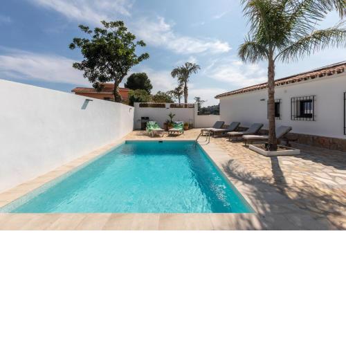 Pedregalejo Villa Sea&City with private heated pool