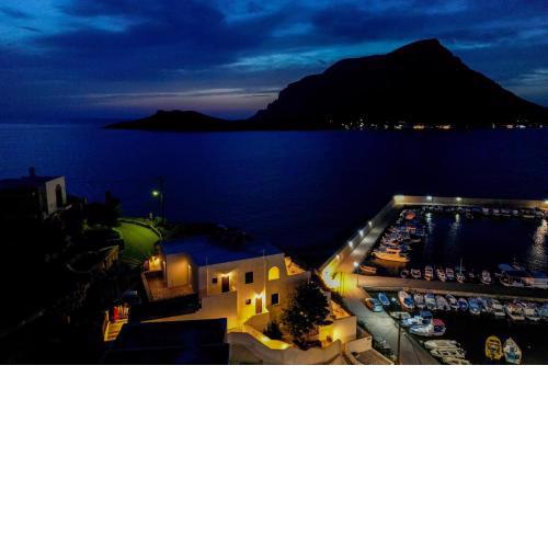 Pelagos - Seafront Accommodation