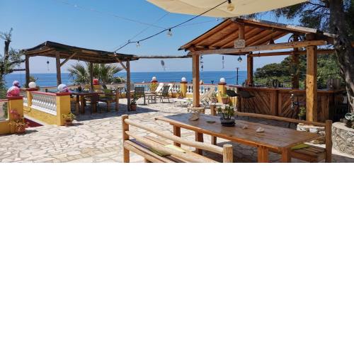 Pelekas Beach Apartments Rolling Stone