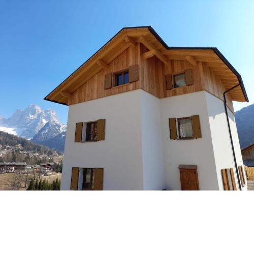 Pelmo Mountain Lodge