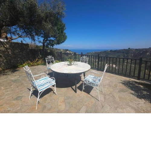 Peloponnese Hideout - white villa