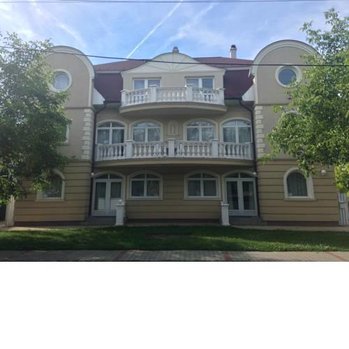 Pelso Apartments