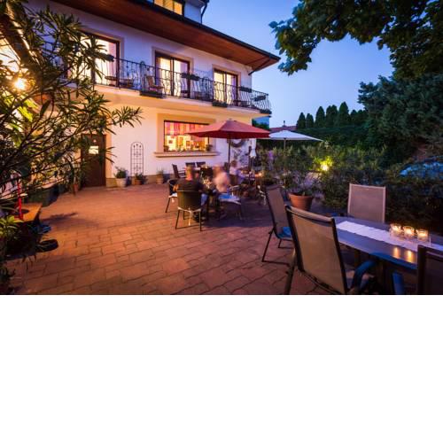 Pension Julia - Haus Elisabeth - Weinhof Lang-Wallner