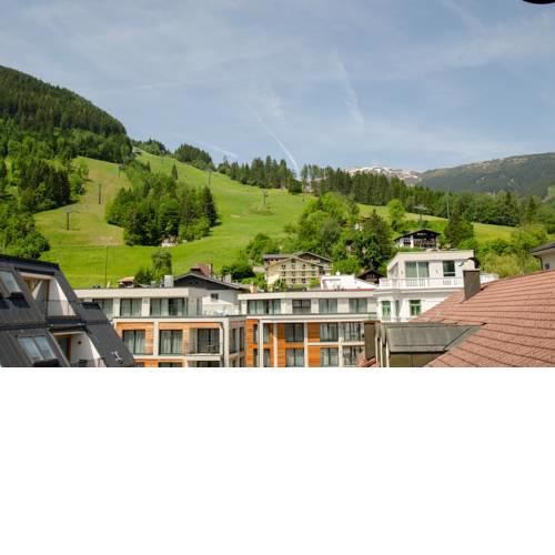 Penthouse Apartment Zell am See with lake and mountain view