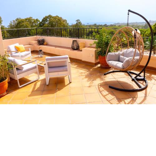 Penthouse Ellinor · Unwind in this charming penthouse in Elviria