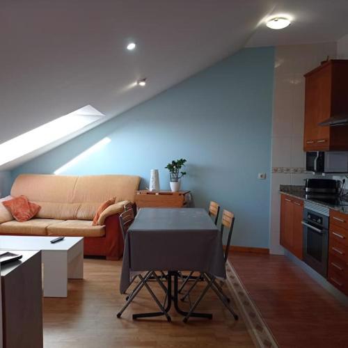 Penthouse in the center, terrace and sea views