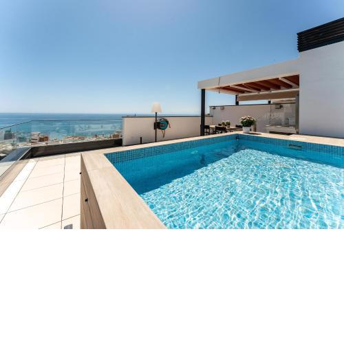 Penthouse Middel Views