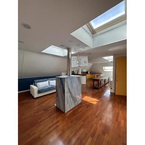 Penthouse Mimose