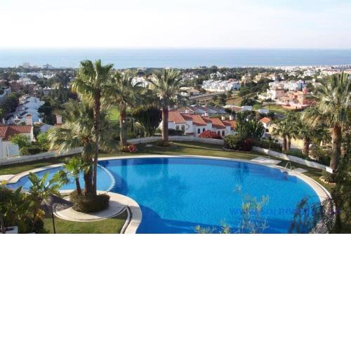 Penthouse with great panoramic views in Calahonda