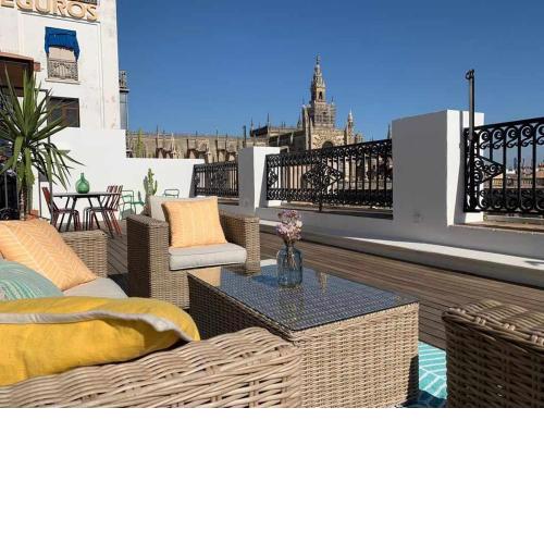 Penthouse with Large Private Terrace with Views Cathedral
