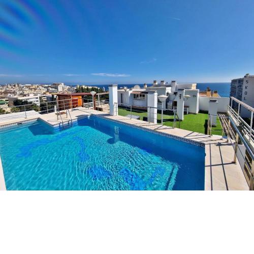 Penthouse with private pool, hot tub jacuzzi with sea views and chill-out zone, close to the sea