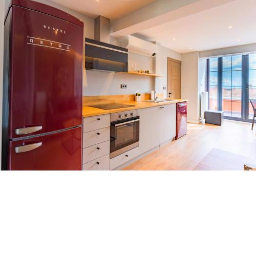 Penthouse with Private Terrace & Hot Tub
