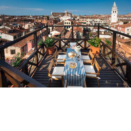 Penthouse with Rooftop Terrace and 360 Views of Venice - Venice5th