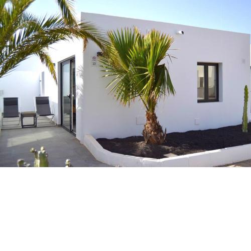 Pequeño bungalow a solo 150 metros del mar.