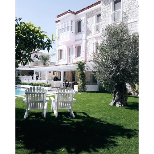 Peremere Alacati Otel