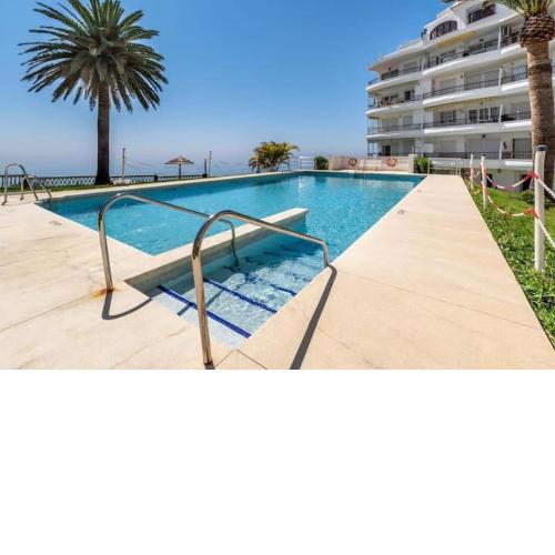 Perfect Family Apartment in Acapulco Playa, Nerja