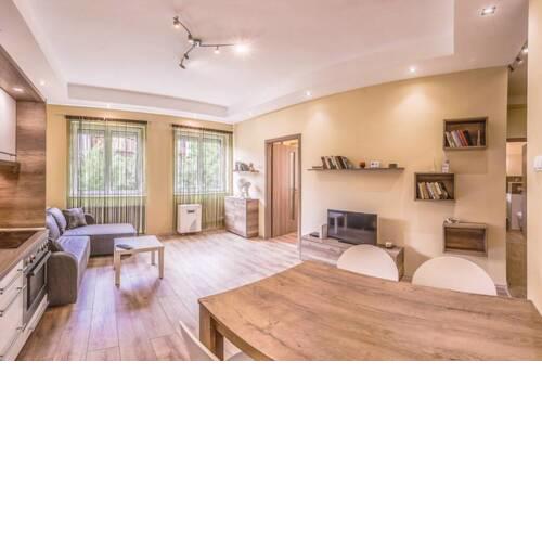 Perfect Getaway 2 Minutes From Buda Castle