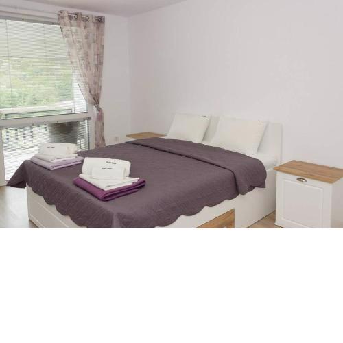 Perfect Summer Vacation Rental - One-Bedroom Flat