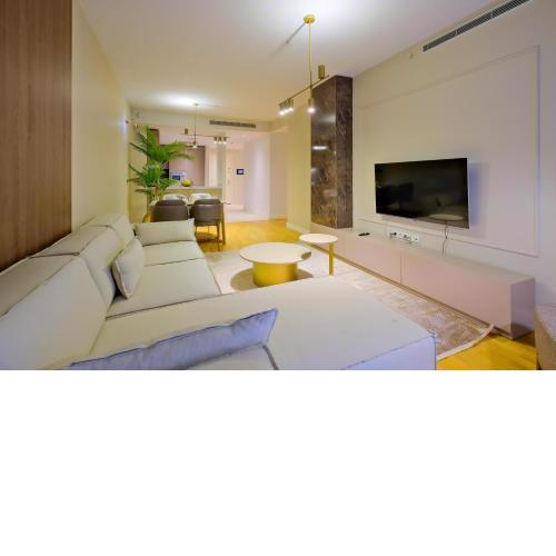 Petek Residence by NewInn