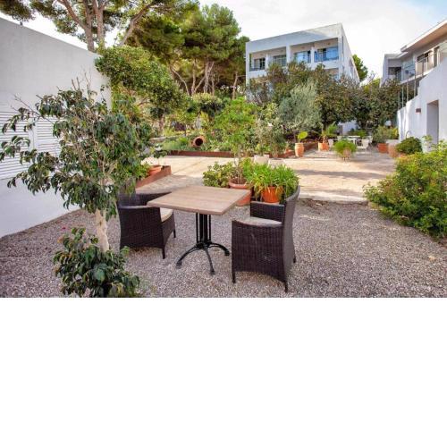 Petit Garden Hotel by Flacalco
