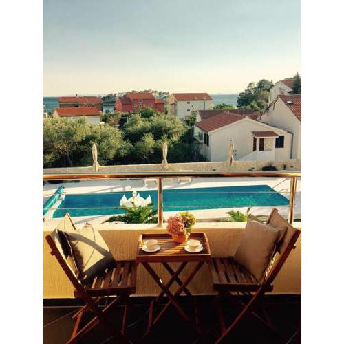 Petiva House