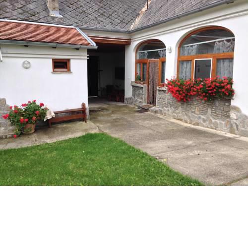 Petra Apartmanok