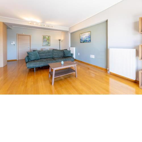 Petralona dazzling top floor 1BD/AP