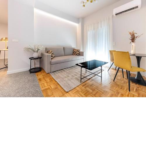 Phaedrus Living: Luxury Flat Panormou