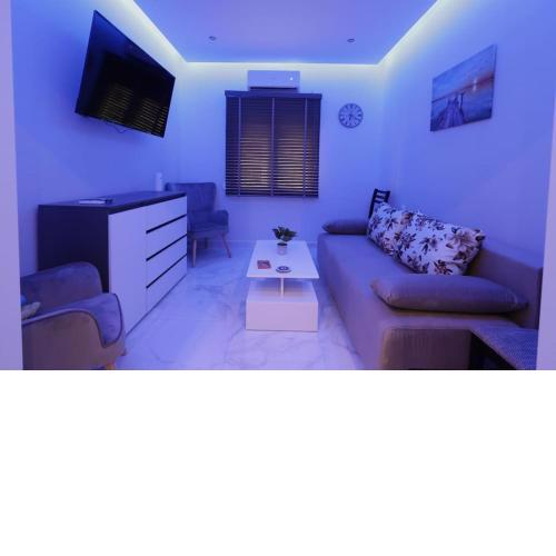 Phidias House