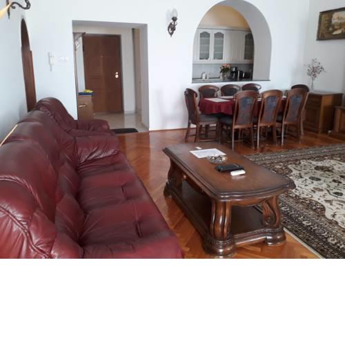 Piac Utcai Apartman 2