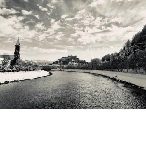 PIANO APARTMENT at SALZACH RIVER with original arquitecture