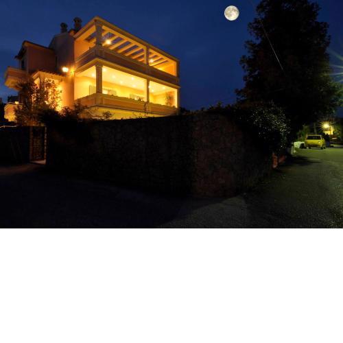 Piano House by Corfuescapes