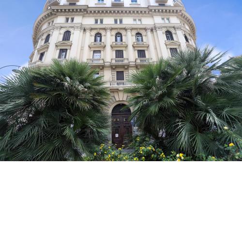 Piazza Bovio 22