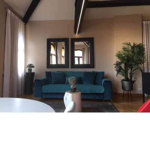 Piazza Erbe Lodge