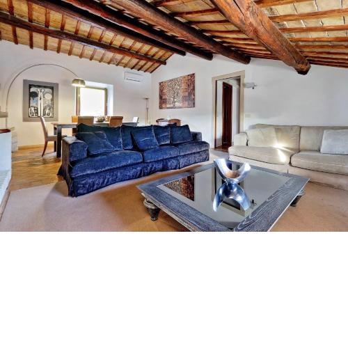 Piazza Mattei Elegant Apartment | Romeloft