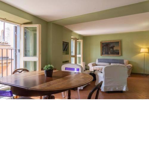 Piazza Venezia Charming & Bright Apartment