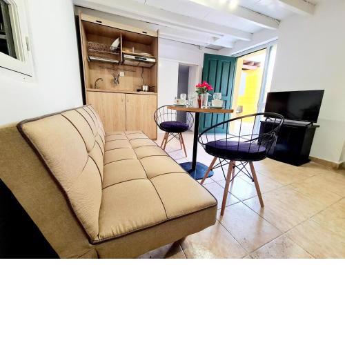 Piccolo Modern Suites Old Town