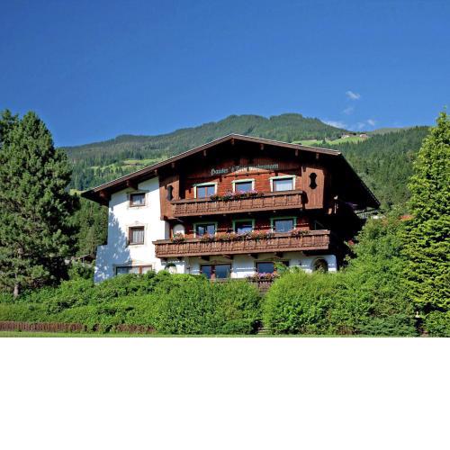 Picturesque apartment in Sibratsgfäll with garden
