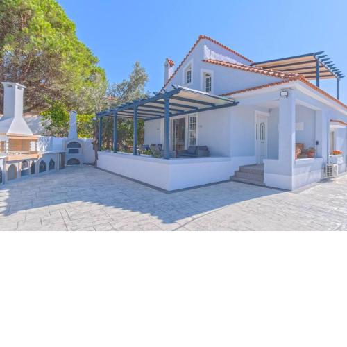 Picturesque Gated Beach-Front Private Villa at Lefkathia Beach, Chios!