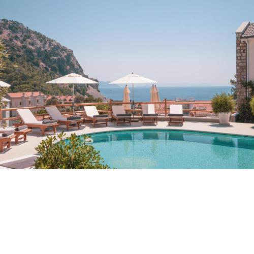 Pilos Suites