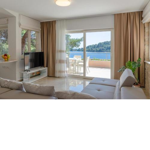 Pine Tree Apartment Zanetic