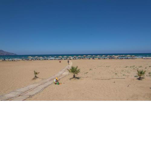 Pinelopi Beach Suites