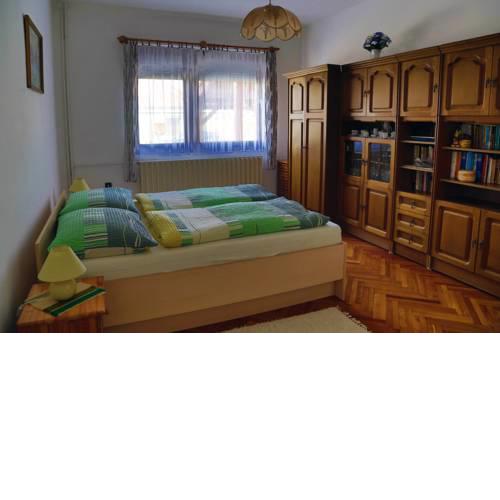 Pingvin Cukrászda Apartman