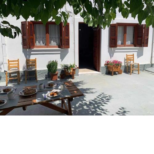 Pinio's Traditional House