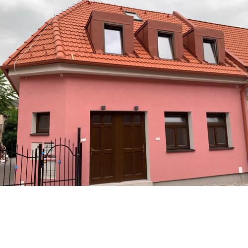 PINK Apartment