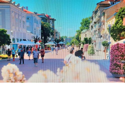 Апартамент Pink & Blue - 2BDR with Balcony - Wi-Fi