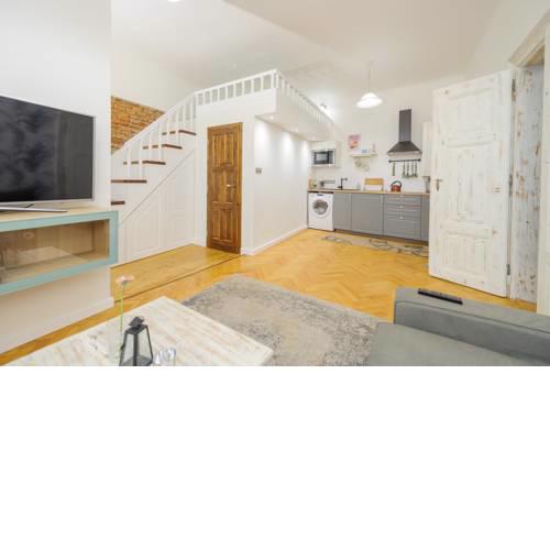 Pinkova Apartments