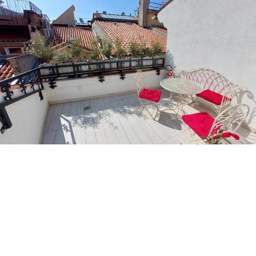 Piranum Guesthouse with terrace