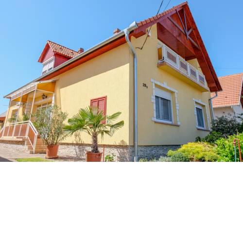 Piroska Családi Apartman